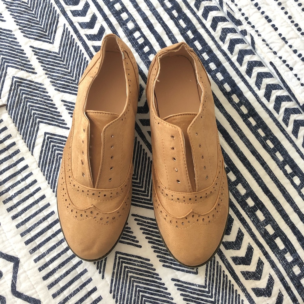 Oxford style shoes